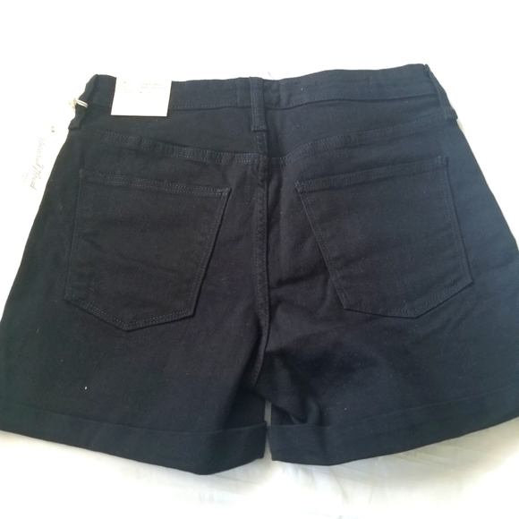 Women's High Rise Midi Shorts Size 6 Black - Picture 2 of 3